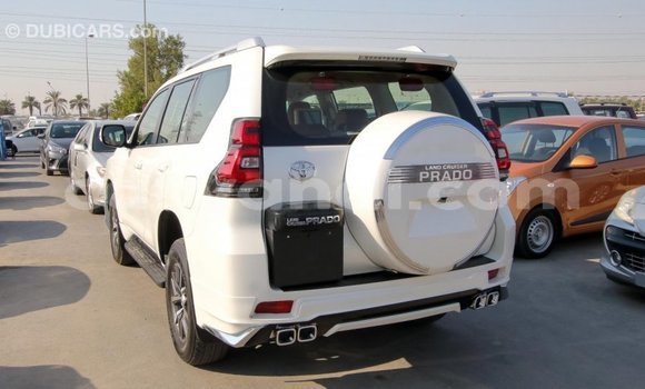 Acheter Import Voiture Toyota Prado Blanc à Import - Dubai, Zambie Acheter Import Voiture Toyota Prado Blanc à Import - Dubai, Zambie