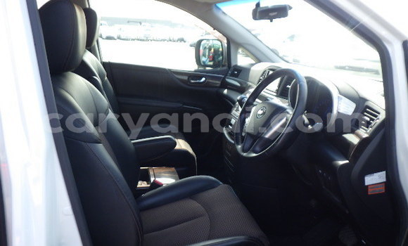 Tenga Tsaru Nissan Elgrand Chena Mota in Lundazi in Eastern Tenga Tsaru Nissan Elgrand Chena Mota in Lundazi in Eastern