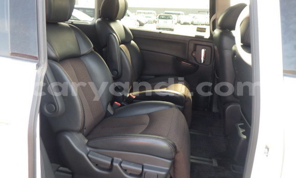 Tenga Tsaru Nissan Elgrand Chena Mota in Lundazi in Eastern Tenga Tsaru Nissan Elgrand Chena Mota in Lundazi in Eastern