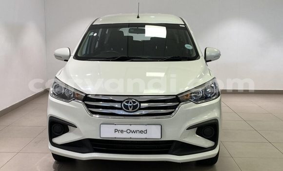 Acheter Occasion Voiture Toyota Corolla Rumion Blanc à Chilanga, Lusaka Acheter Occasion Voiture Toyota Corolla Rumion Blanc à Chilanga, Lusaka