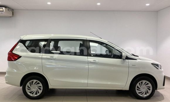 Acheter Occasion Voiture Toyota Corolla Rumion Blanc à Chilanga, Lusaka Acheter Occasion Voiture Toyota Corolla Rumion Blanc à Chilanga, Lusaka