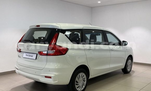 Acheter Occasion Voiture Toyota Corolla Rumion Blanc à Chilanga, Lusaka Acheter Occasion Voiture Toyota Corolla Rumion Blanc à Chilanga, Lusaka