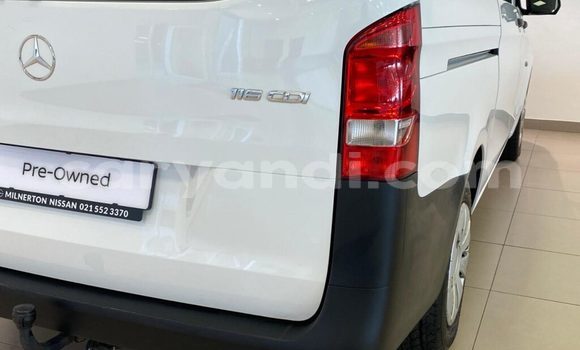 Buy Used Mercedes-Benz C-Classe White Car in Chinsali in Northern Buy Used Mercedes-Benz C-Classe White Car in Chinsali in Northern