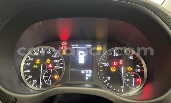 Tenga Tsaru Mercedes-Benz C-Classe Sirivha Mota in Chililabombwe in Copperbelt Tenga Tsaru Mercedes-Benz C-Classe Sirivha Mota in Chililabombwe in Copperbelt