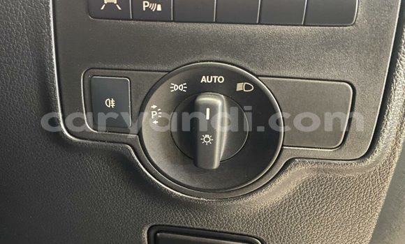 Tenga Tsaru Mercedes-Benz C-Classe Sirivha Mota in Chililabombwe in Copperbelt Tenga Tsaru Mercedes-Benz C-Classe Sirivha Mota in Chililabombwe in Copperbelt