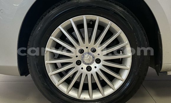 Tenga Tsaru Mercedes-Benz C-Classe Sirivha Mota in Chililabombwe in Copperbelt Tenga Tsaru Mercedes-Benz C-Classe Sirivha Mota in Chililabombwe in Copperbelt