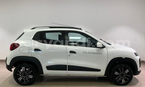 Buy Used Renault KWID White Car in Chililabombwe in Copperbelt Buy Used Renault KWID White Car in Chililabombwe in Copperbelt