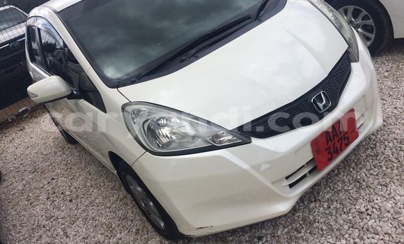 Buy Used Honda FIT White Car in Chililabombwe in Copperbelt Buy Used Honda FIT White Car in Chililabombwe in Copperbelt