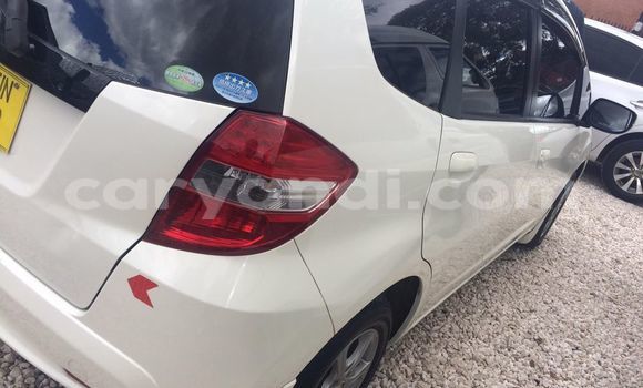 Buy Used Honda FIT White Car in Chililabombwe in Copperbelt Buy Used Honda FIT White Car in Chililabombwe in Copperbelt