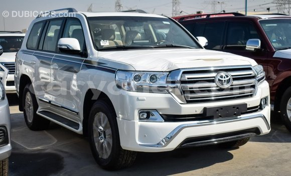 Nunua Imported Toyota Land Cruiser Nyeupe Gari ndani ya Import - Dubai nchini Zambia Nunua Imported Toyota Land Cruiser Nyeupe Gari ndani ya Import - Dubai nchini Zambia