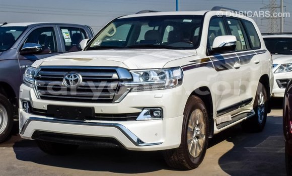 Nunua Imported Toyota Land Cruiser Nyeupe Gari ndani ya Import - Dubai nchini Zambia Nunua Imported Toyota Land Cruiser Nyeupe Gari ndani ya Import - Dubai nchini Zambia