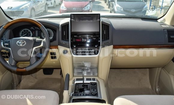 Nunua Imported Toyota Land Cruiser Nyeupe Gari ndani ya Import - Dubai nchini Zambia Nunua Imported Toyota Land Cruiser Nyeupe Gari ndani ya Import - Dubai nchini Zambia