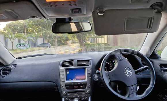 Buy Used Lexus IS White Car in Chililabombwe in Copperbelt Buy Used Lexus IS White Car in Chililabombwe in Copperbelt