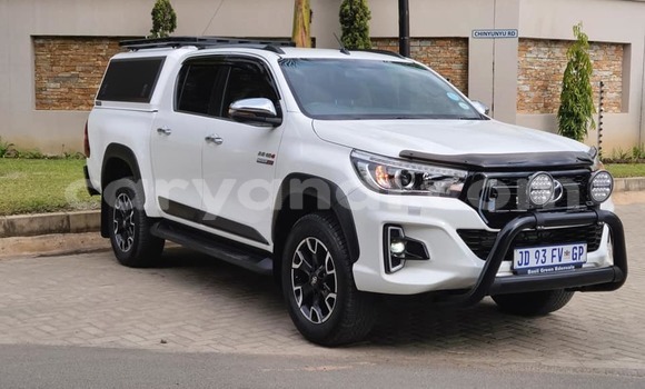 Buy Used Toyota Hilux White Car in Chilanga in Lusaka Buy Used Toyota Hilux White Car in Chilanga in Lusaka