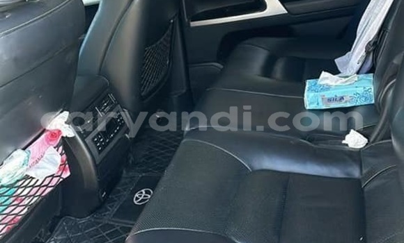 Acheter Occasion Voiture Toyota Land Cruiser Blanc à Chipata, Zambie Acheter Occasion Voiture Toyota Land Cruiser Blanc à Chipata, Zambie