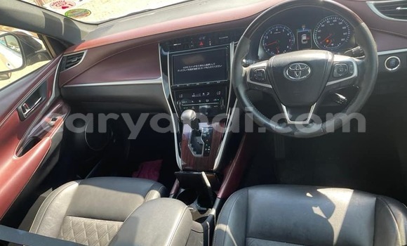 Acheter Occasion Voiture Toyota Harrier Blanc à Chinsali, Nord Acheter Occasion Voiture Toyota Harrier Blanc à Chinsali, Nord