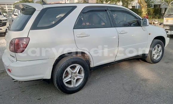 Acheter Occasion Voiture Toyota Harrier Blanc à Chilanga, Lusaka Acheter Occasion Voiture Toyota Harrier Blanc à Chilanga, Lusaka