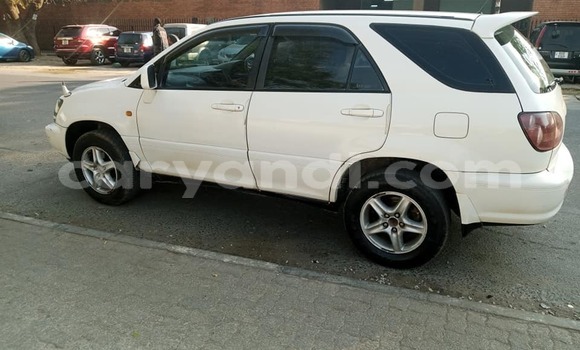 Acheter Occasion Voiture Toyota Harrier Blanc à Chilanga, Lusaka Acheter Occasion Voiture Toyota Harrier Blanc à Chilanga, Lusaka