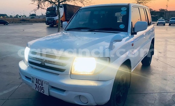 Acheter Occasion Voiture Mitsubishi Pajero iO Blanc à Chililabombwe, Copperbelt