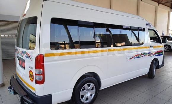 Buy Used Toyota Hiace White Car in Livingstone in Zambia Buy Used Toyota Hiace White Car in Livingstone in Zambia