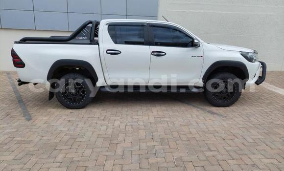 Acheter Occasion Voiture Toyota Hilux Blanc à Livingstone, Zambie Acheter Occasion Voiture Toyota Hilux Blanc à Livingstone, Zambie