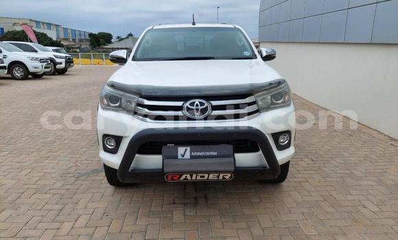 Acheter Occasion Voiture Toyota Hilux Blanc à Livingstone, Zambie Acheter Occasion Voiture Toyota Hilux Blanc à Livingstone, Zambie