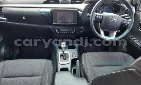 Acheter Occasion Voiture Toyota Hilux Blanc à Livingstone, Zambie Acheter Occasion Voiture Toyota Hilux Blanc à Livingstone, Zambie