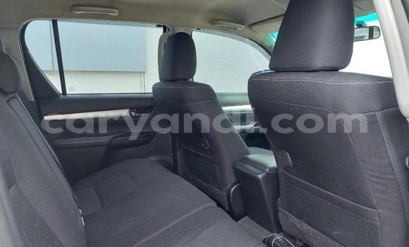 Acheter Occasion Voiture Toyota Hilux Blanc à Livingstone, Zambie Acheter Occasion Voiture Toyota Hilux Blanc à Livingstone, Zambie