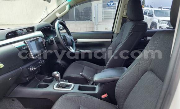 Acheter Occasion Voiture Toyota Hilux Blanc à Livingstone, Zambie Acheter Occasion Voiture Toyota Hilux Blanc à Livingstone, Zambie