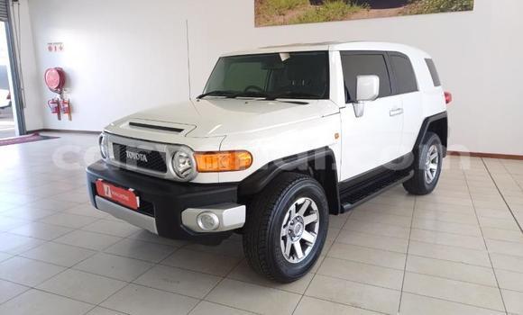 Tenga Tsaru Toyota FJ Cruiser Chena Mota in Livingstone in Zambia
