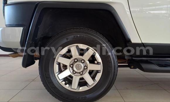 Buy Used Toyota FJ Cruiser White Car in Livingstone in Zambia Buy Used Toyota FJ Cruiser White Car in Livingstone in Zambia