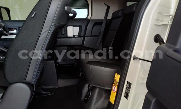Buy Used Toyota FJ Cruiser White Car in Livingstone in Zambia Buy Used Toyota FJ Cruiser White Car in Livingstone in Zambia