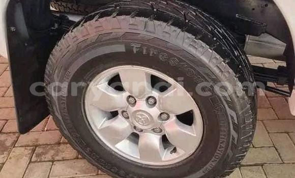 Acheter Occasion Voiture Toyota Hilux Blanc à Livingstone, Zambie Acheter Occasion Voiture Toyota Hilux Blanc à Livingstone, Zambie