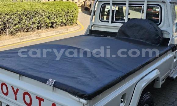 Tenga Tsaru Toyota Land Cruiser Chena Mota in Livingstone in Zambia Tenga Tsaru Toyota Land Cruiser Chena Mota in Livingstone in Zambia