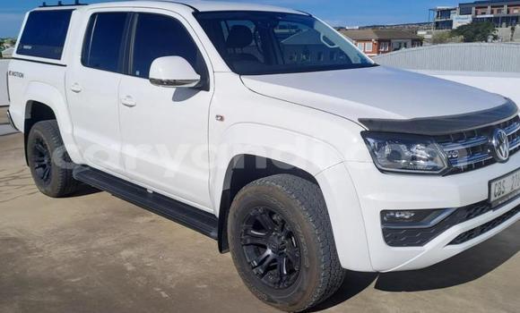 Nunua Ilio tumika Volkswagen Amarok Nyeupe Gari ndani ya Livingstone nchini Zambia
