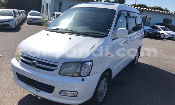 Acheter Occasion Voiture Toyota Noah Blanc à Livingstone, Zambie Acheter Occasion Voiture Toyota Noah Blanc à Livingstone, Zambie