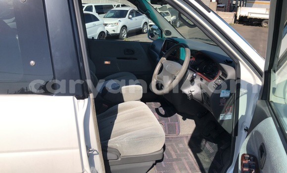 Acheter Occasion Voiture Toyota Noah Blanc à Livingstone, Zambie Acheter Occasion Voiture Toyota Noah Blanc à Livingstone, Zambie