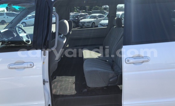 Acheter Occasion Voiture Toyota Noah Blanc à Livingstone, Zambie Acheter Occasion Voiture Toyota Noah Blanc à Livingstone, Zambie