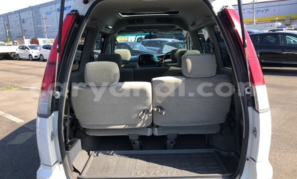 Acheter Occasion Voiture Toyota Noah Blanc à Livingstone, Zambie Acheter Occasion Voiture Toyota Noah Blanc à Livingstone, Zambie