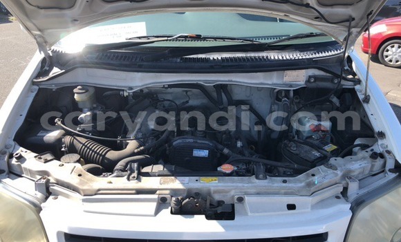 Acheter Occasion Voiture Toyota Noah Blanc à Livingstone, Zambie Acheter Occasion Voiture Toyota Noah Blanc à Livingstone, Zambie