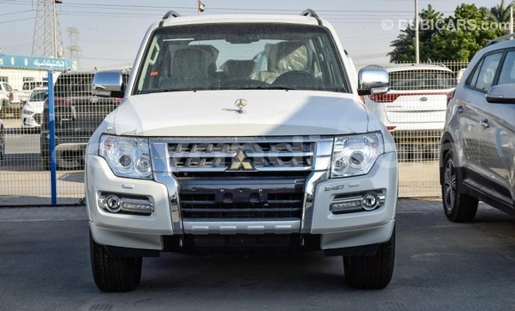 Nunua Imported Mitsubishi Pajero Nyeupe Gari ndani ya Import - Dubai nchini Zambia Nunua Imported Mitsubishi Pajero Nyeupe Gari ndani ya Import - Dubai nchini Zambia