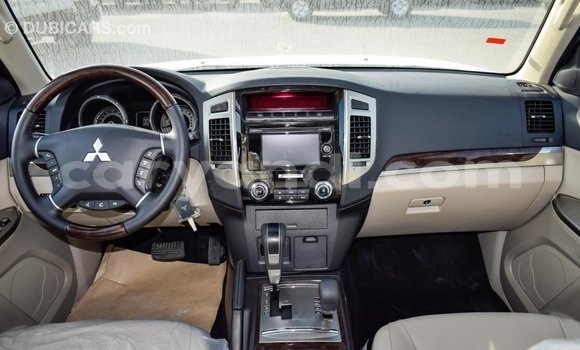 Nunua Imported Mitsubishi Pajero Nyeupe Gari ndani ya Import - Dubai nchini Zambia Nunua Imported Mitsubishi Pajero Nyeupe Gari ndani ya Import - Dubai nchini Zambia