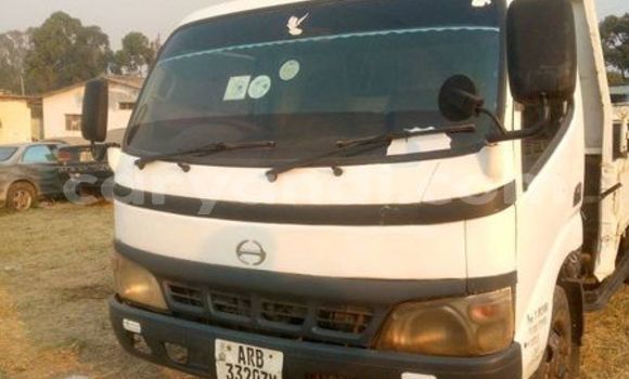 Tenga Tsaru Toyota Dyna Zvimwe Mota in Lusaka in Zambia