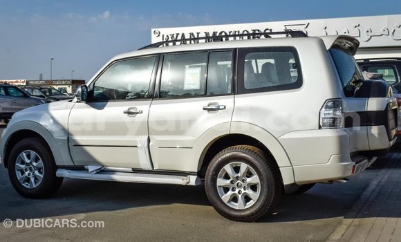 Nunua Imported Mitsubishi Pajero Nyeupe Gari ndani ya Import - Dubai nchini Zambia Nunua Imported Mitsubishi Pajero Nyeupe Gari ndani ya Import - Dubai nchini Zambia