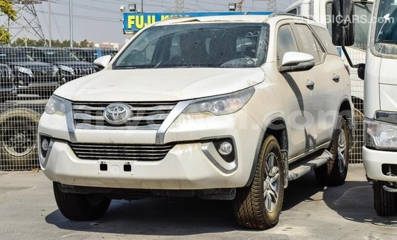 Buy Import Toyota Fortuner White Car in Import - Dubai in Zambia Buy Import Toyota Fortuner White Car in Import - Dubai in Zambia
