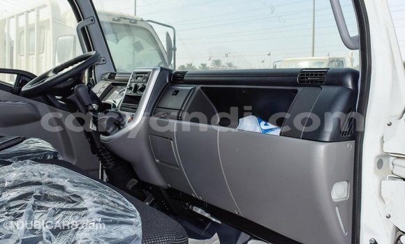 Buy Import Mitsubishi Canter White Truck in Import - Dubai in Zambia Buy Import Mitsubishi Canter White Truck in Import - Dubai in Zambia