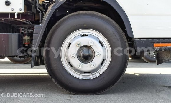 Buy Import Mitsubishi Canter White Truck in Import - Dubai in Zambia