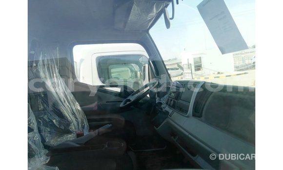 Buy Import Mitsubishi Canter White Truck in Import - Dubai in Zambia Buy Import Mitsubishi Canter White Truck in Import - Dubai in Zambia