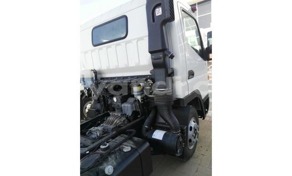 Buy Import Mitsubishi Canter White Truck in Import - Dubai in Zambia Buy Import Mitsubishi Canter White Truck in Import - Dubai in Zambia
