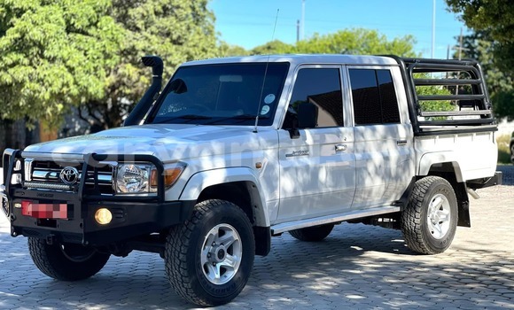 Buy Used Toyota Land Cruiser White Car in Lusaka in Zambia Buy Used Toyota Land Cruiser White Car in Lusaka in Zambia
